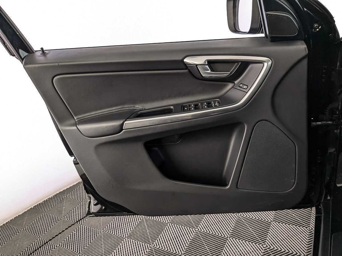 Купить Volvo XC60 с пробегом. Фото: #18