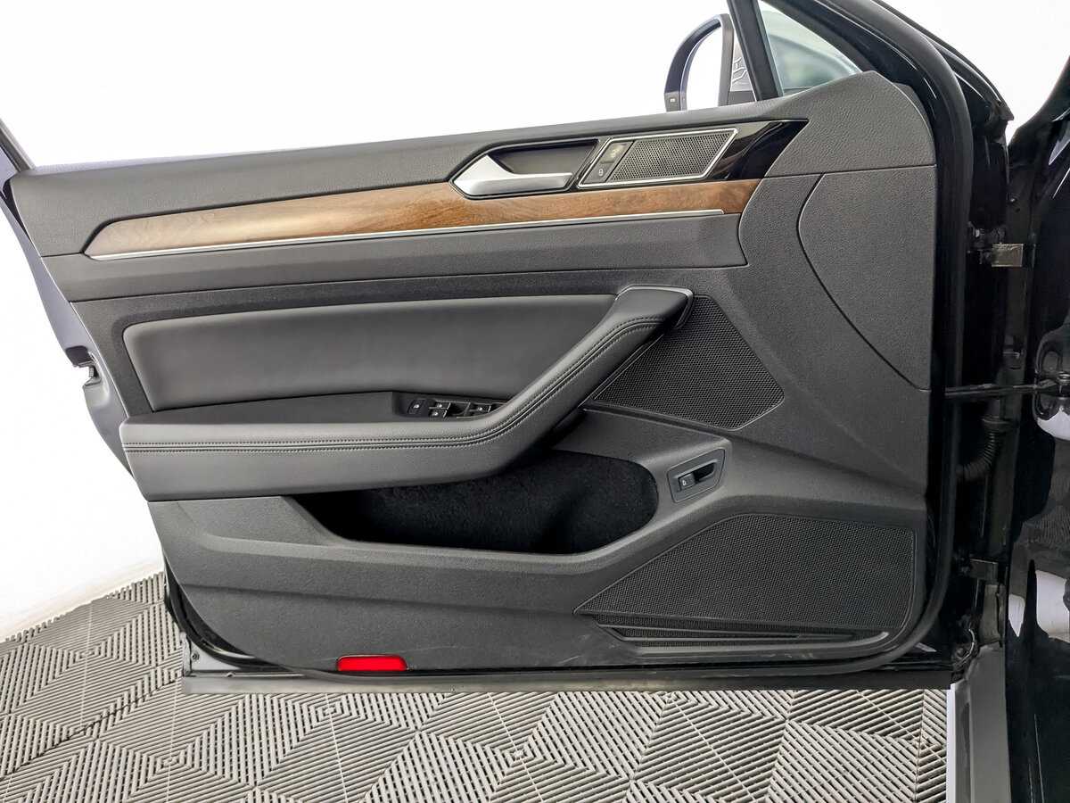 Купить Volkswagen Passat с пробегом. Фото: #18