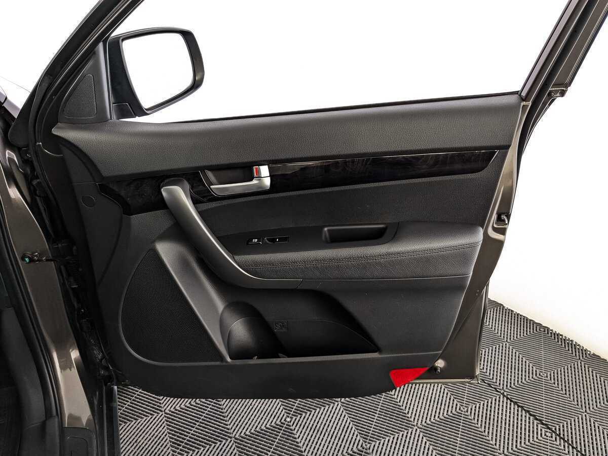 Купить Kia Sorento с пробегом. Фото: #23