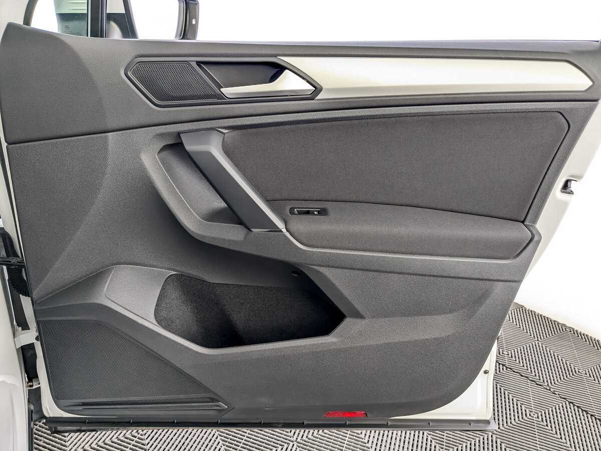 Купить Volkswagen Tiguan с пробегом. Фото: #23