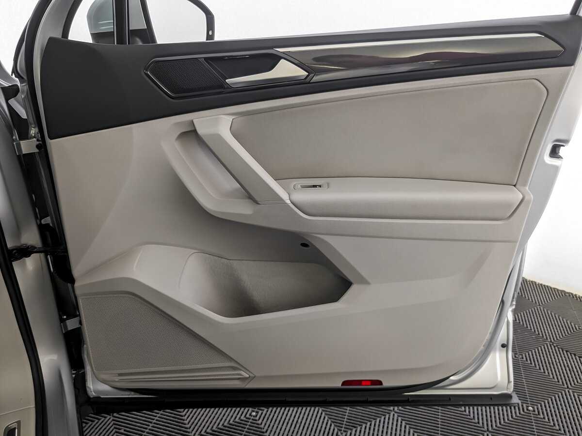 Купить Volkswagen Tiguan с пробегом. Фото: #23
