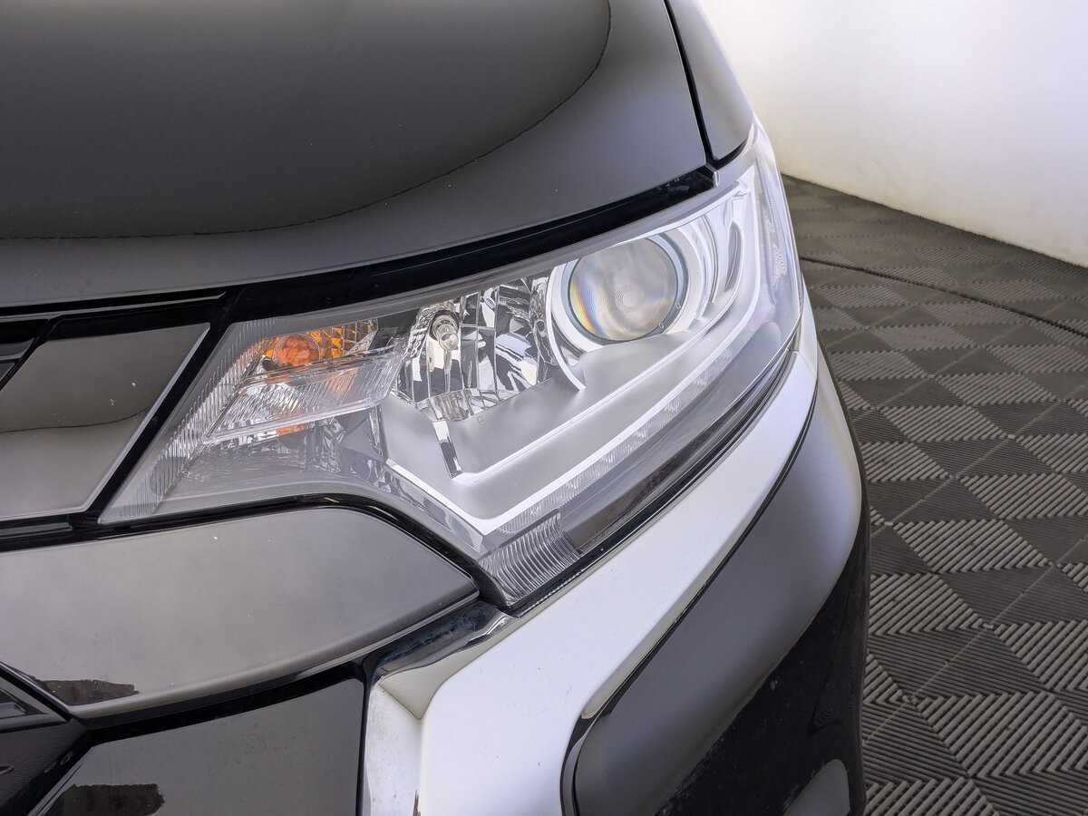 Купить Mitsubishi Outlander с пробегом. Фото: #10
