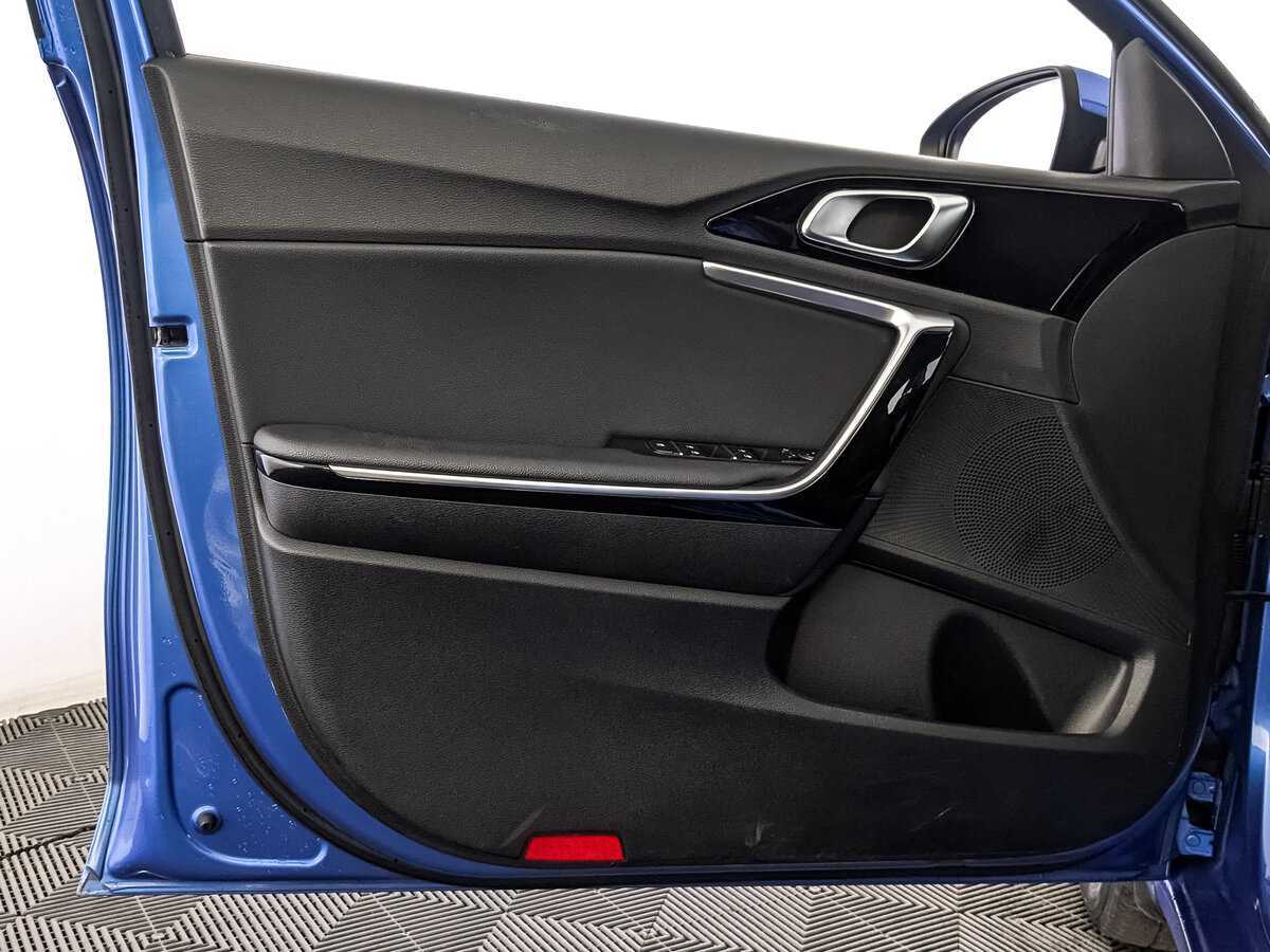 Купить Kia Ceed с пробегом. Фото: #18