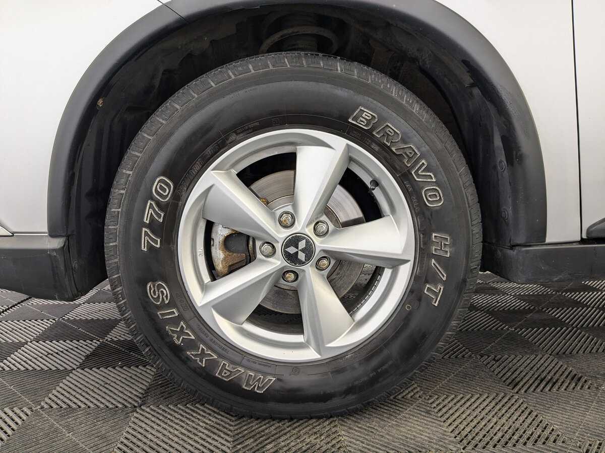 Купить Mitsubishi Outlander с пробегом. Фото: #11