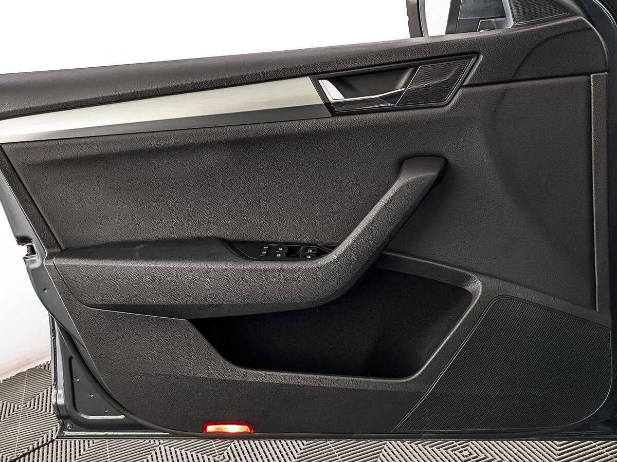 Купить Skoda Superb с пробегом. Фото: #17