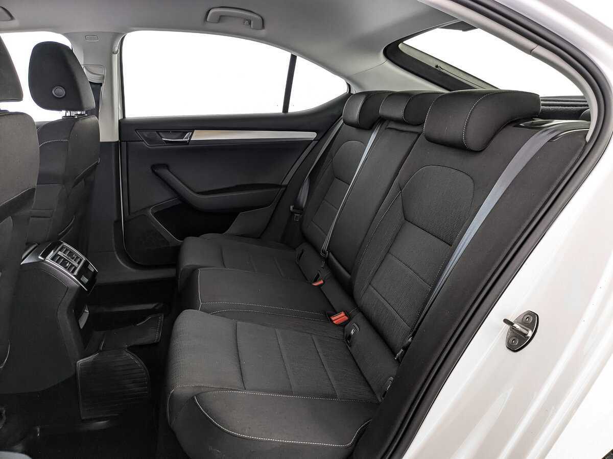 Купить Skoda Superb с пробегом. Фото: #17