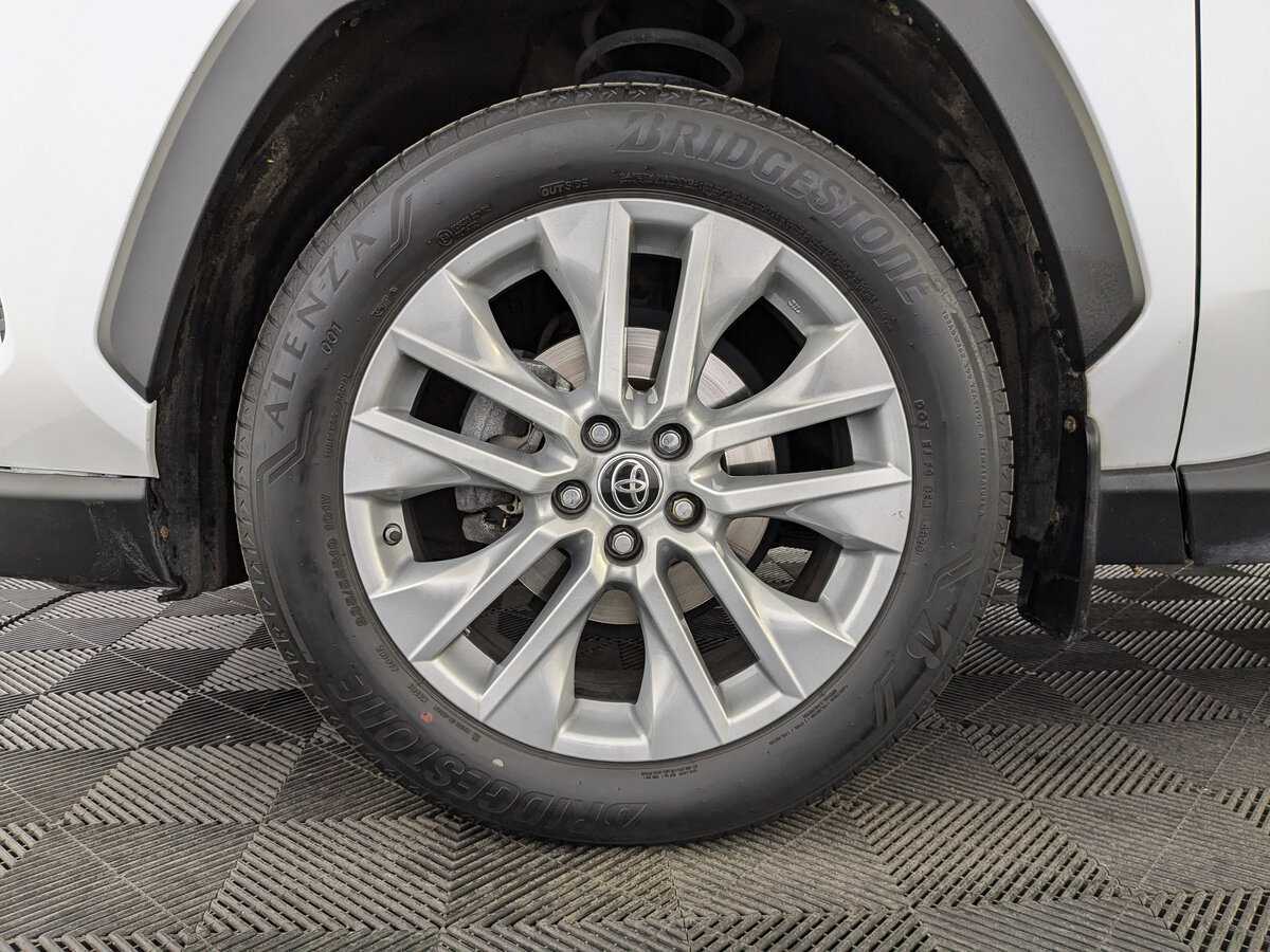 Купить Toyota RAV4 с пробегом. Фото: #11