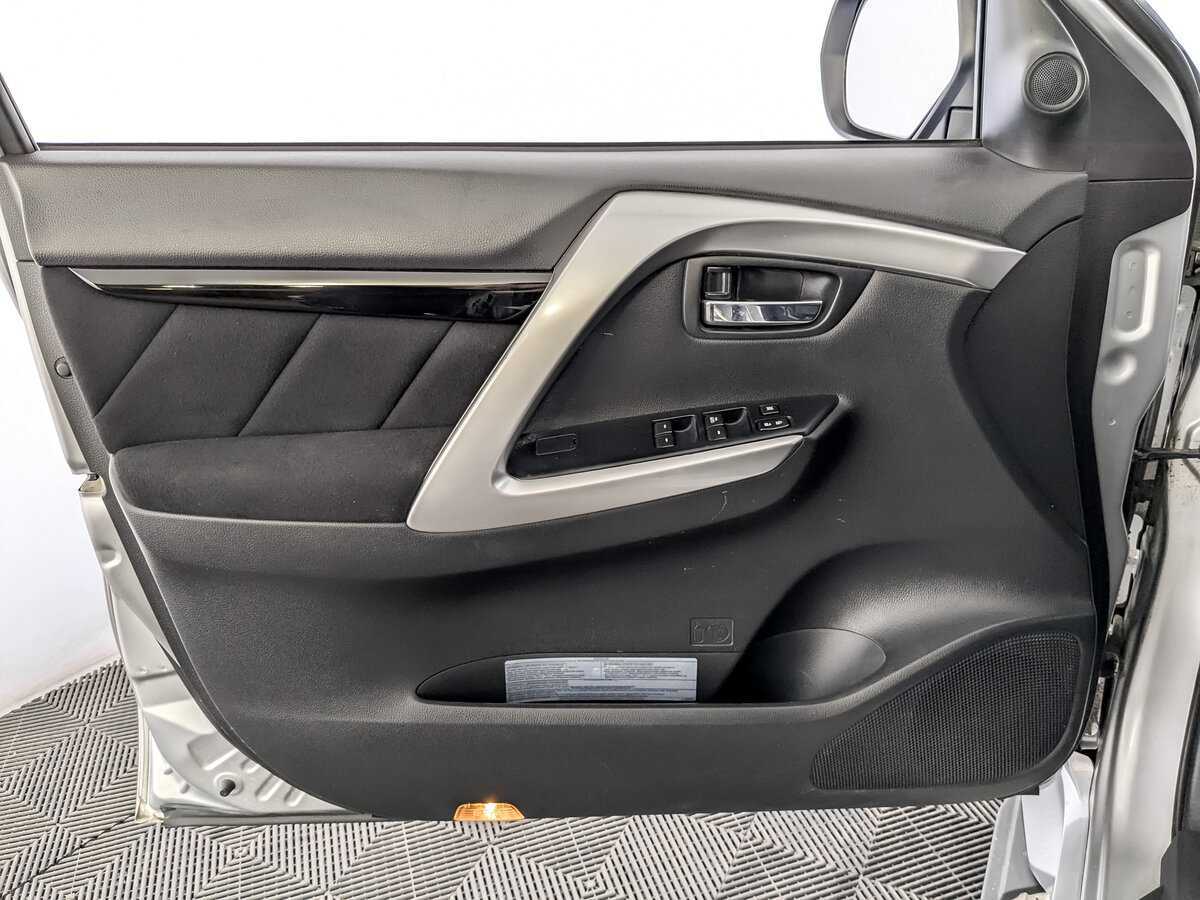 Купить Mitsubishi Pajero Sport с пробегом. Фото: #18