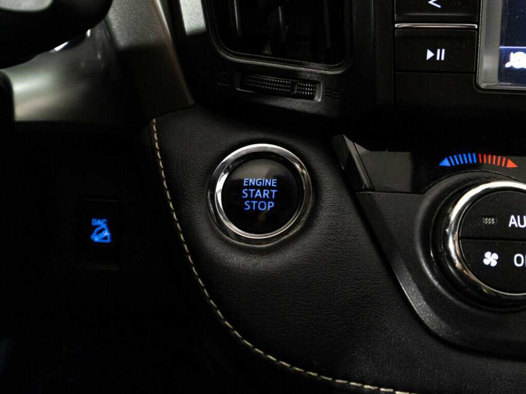 Купить Toyota RAV4 с пробегом. Фото: #20