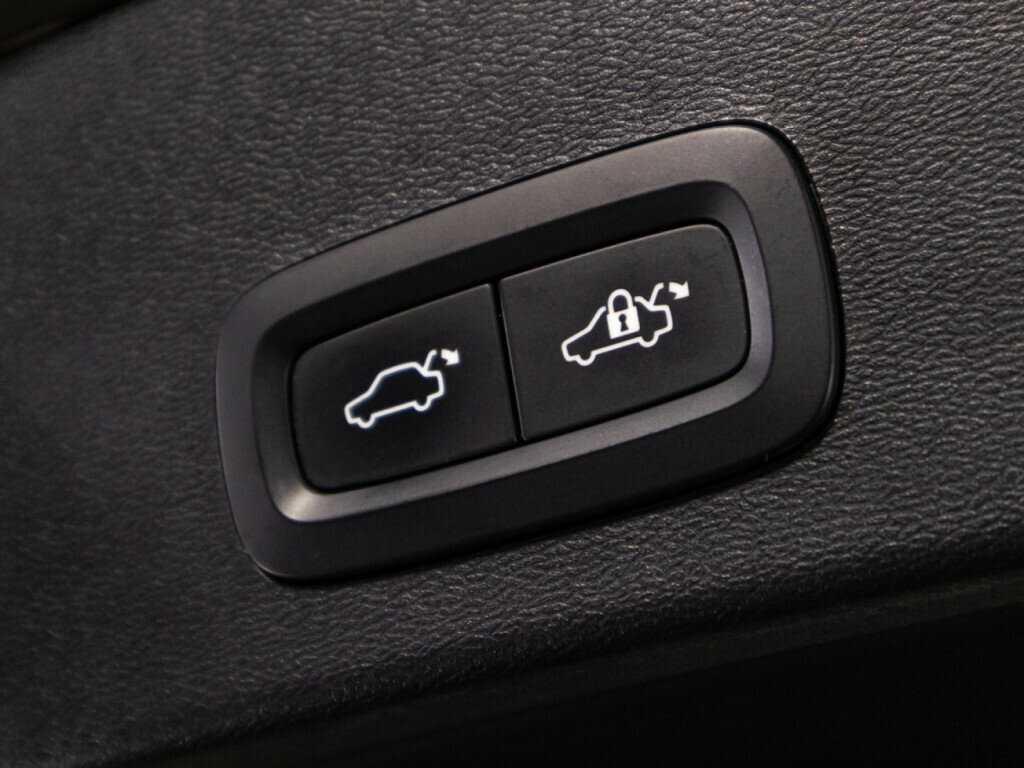 Купить Volvo XC40 с пробегом. Фото: #14