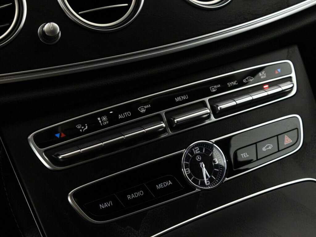 Купить Mercedes-Benz E-Класс с пробегом. Фото: #19