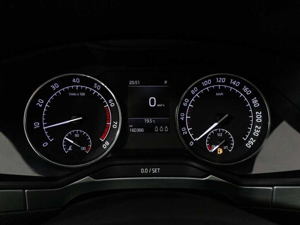 Купить Skoda Superb с пробегом. Фото: #11