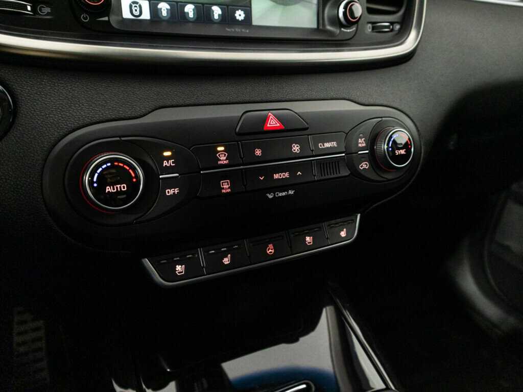 Купить Kia Sorento с пробегом. Фото: #17