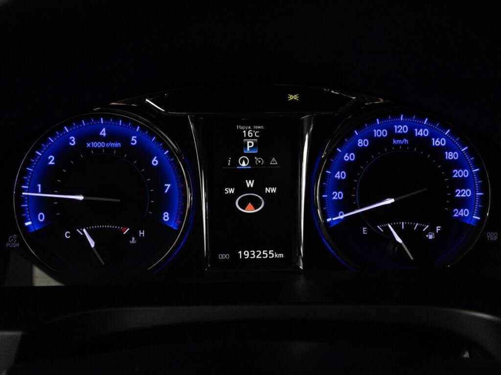 Купить Toyota Camry с пробегом. Фото: #11