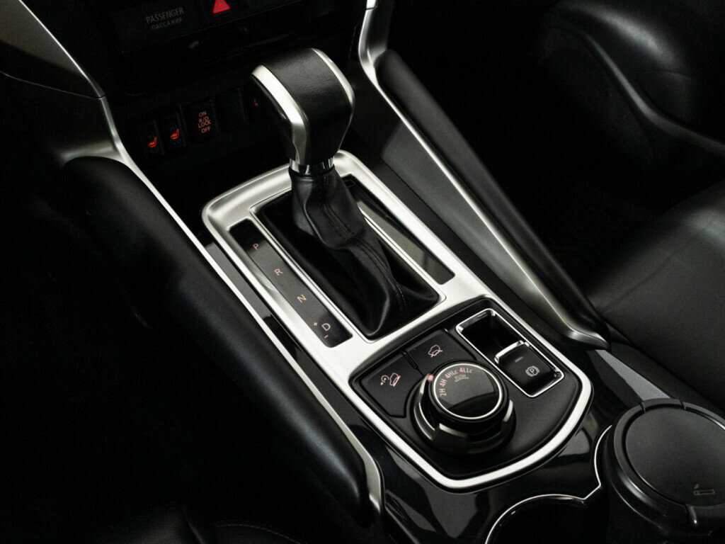 Купить Mitsubishi Pajero Sport с пробегом. Фото: #15