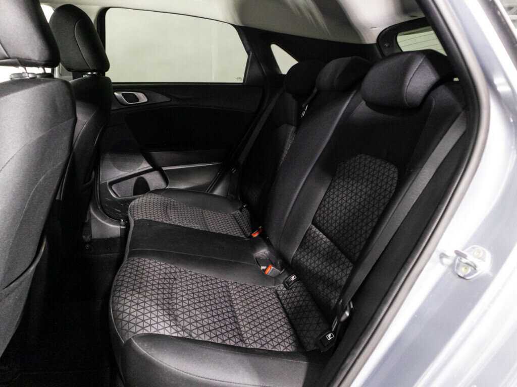 Купить Kia Ceed с пробегом. Фото: #9