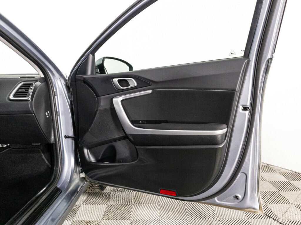 Купить Kia Ceed с пробегом. Фото: #24