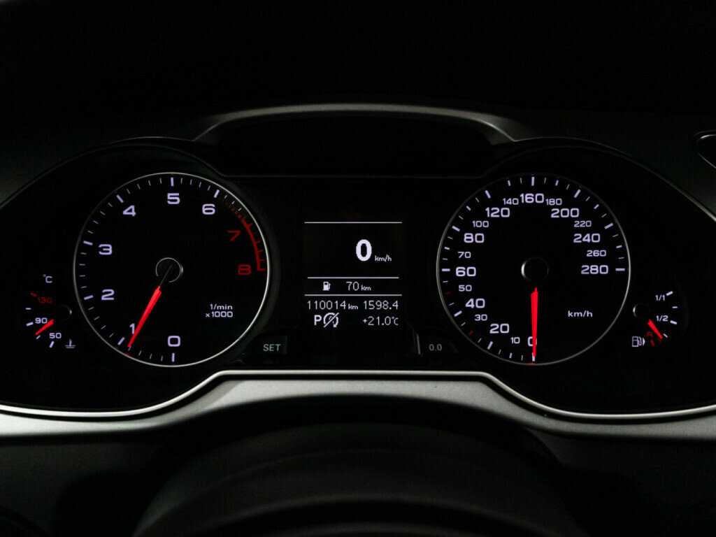 Купить Audi A4 с пробегом. Фото: #11