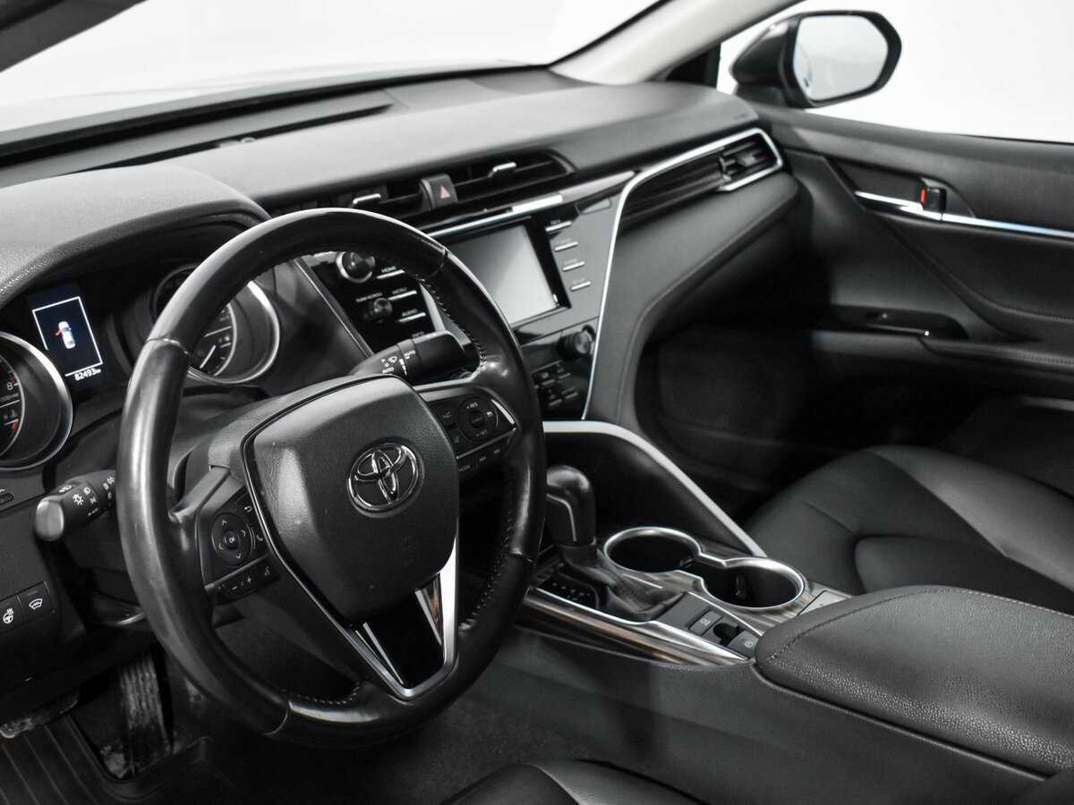 Купить Toyota Camry с пробегом. Фото: #4