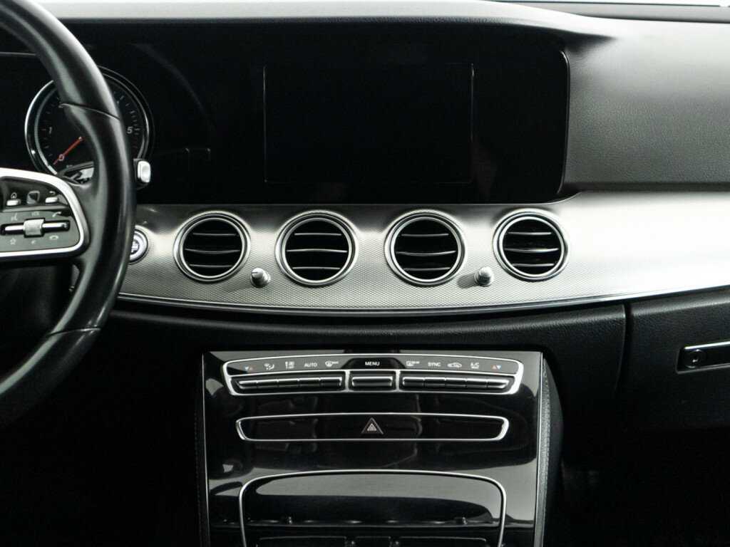 Купить Mercedes-Benz E-Класс с пробегом. Фото: #13