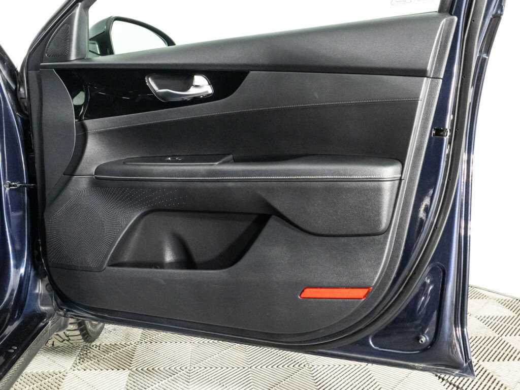 Купить Kia Cerato с пробегом. Фото: #29