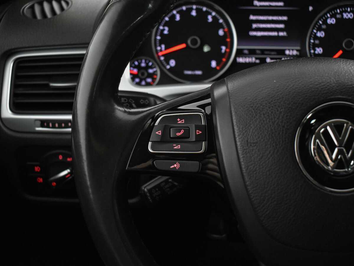 Купить Volkswagen Touareg с пробегом. Фото: #19