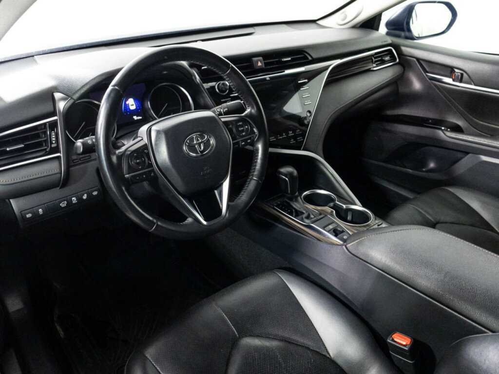 Купить Toyota Camry с пробегом. Фото: #10