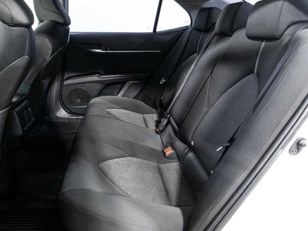 Купить Toyota Camry с пробегом. Фото: #9