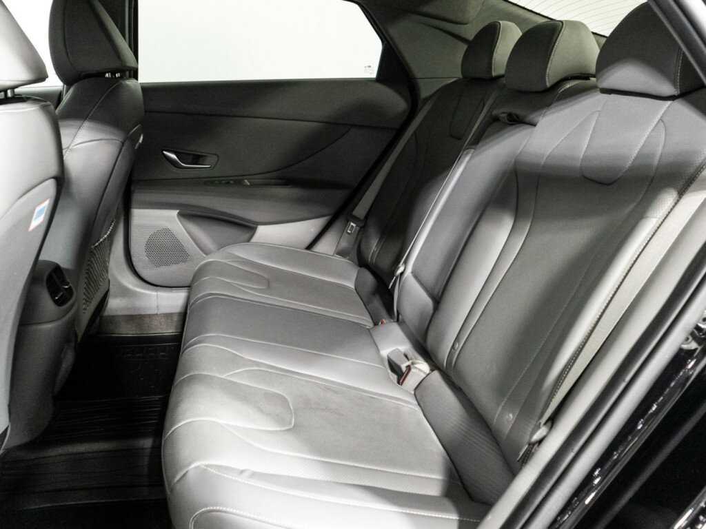 Купить Hyundai Elantra с пробегом. Фото: #9