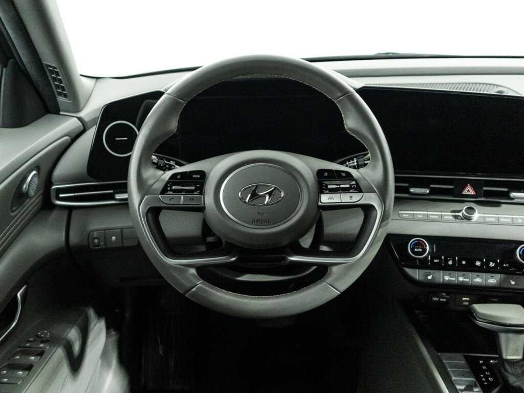 Купить Hyundai Elantra с пробегом. Фото: #22