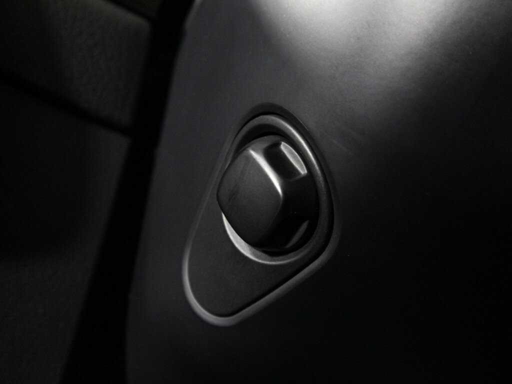 Купить Volkswagen Touareg с пробегом. Фото: #18