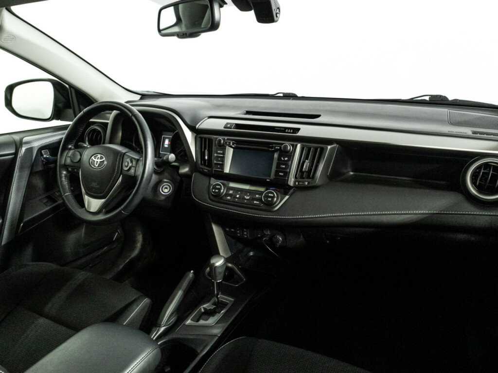Купить Toyota RAV4 с пробегом. Фото: #8