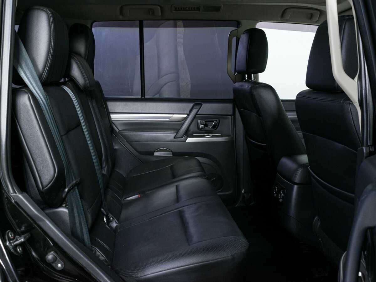 Купить Mitsubishi Pajero с пробегом. Фото: #8
