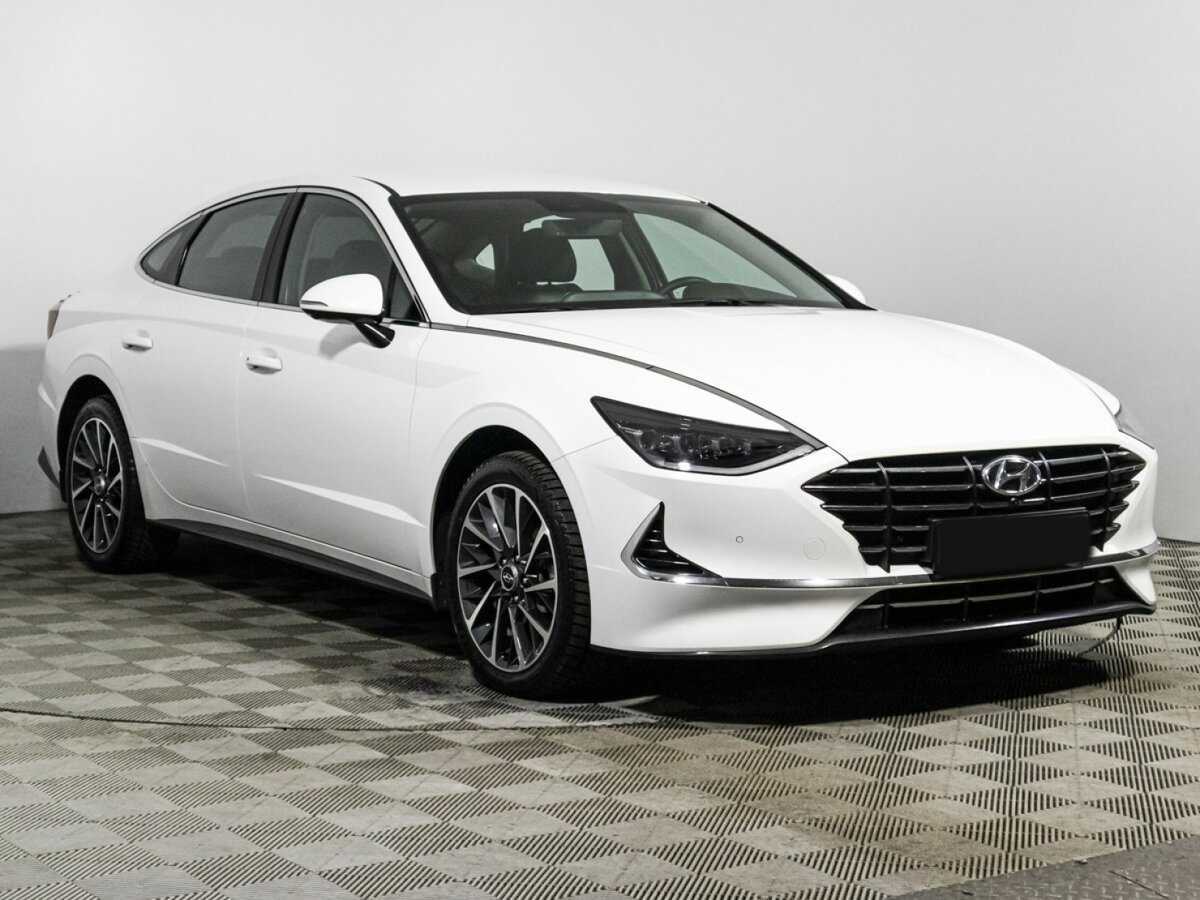 Купить Hyundai Sonata с пробегом. Фото: #2