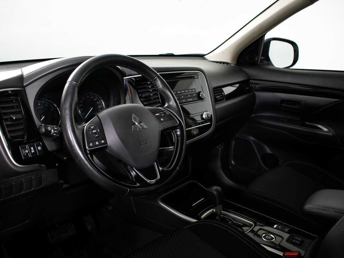 Купить Mitsubishi Outlander с пробегом. Фото: #12