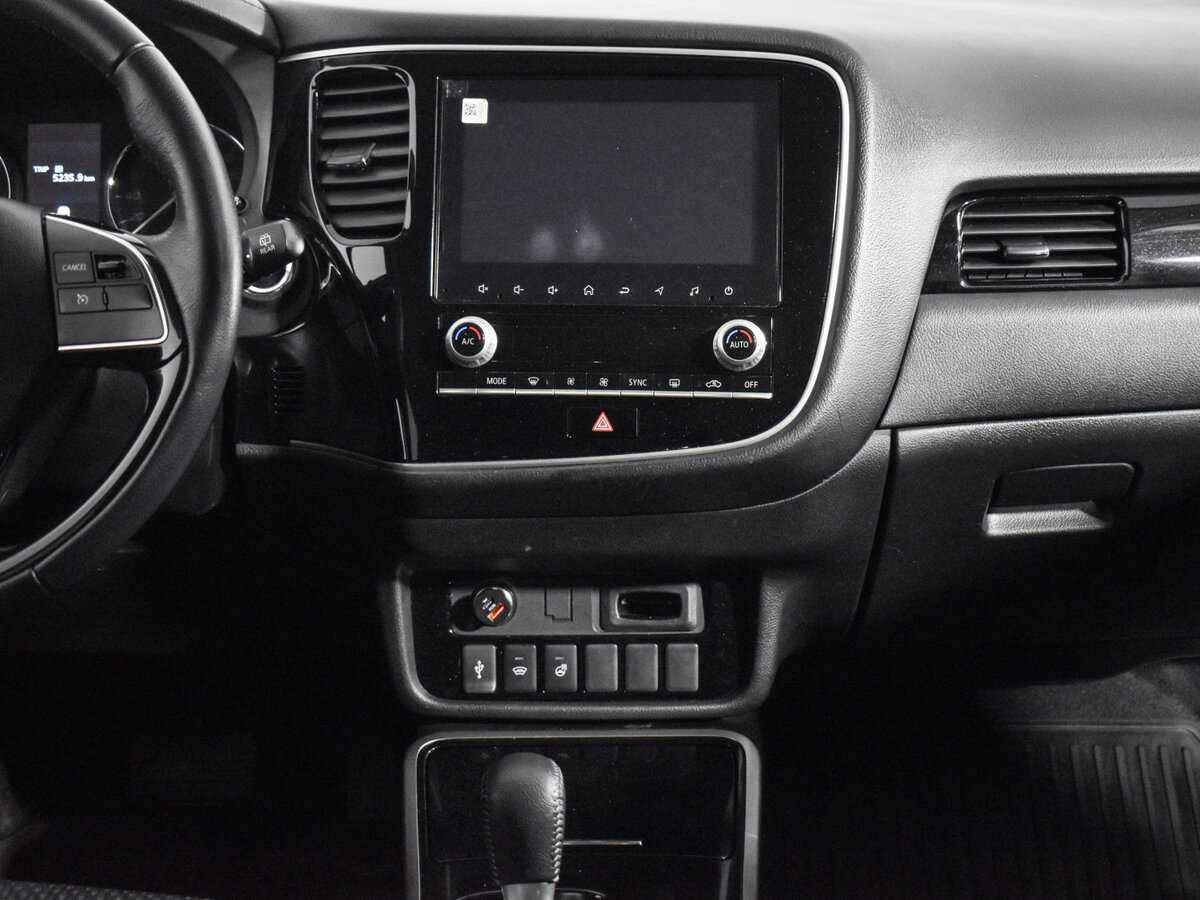 Купить Mitsubishi Outlander с пробегом. Фото: #14
