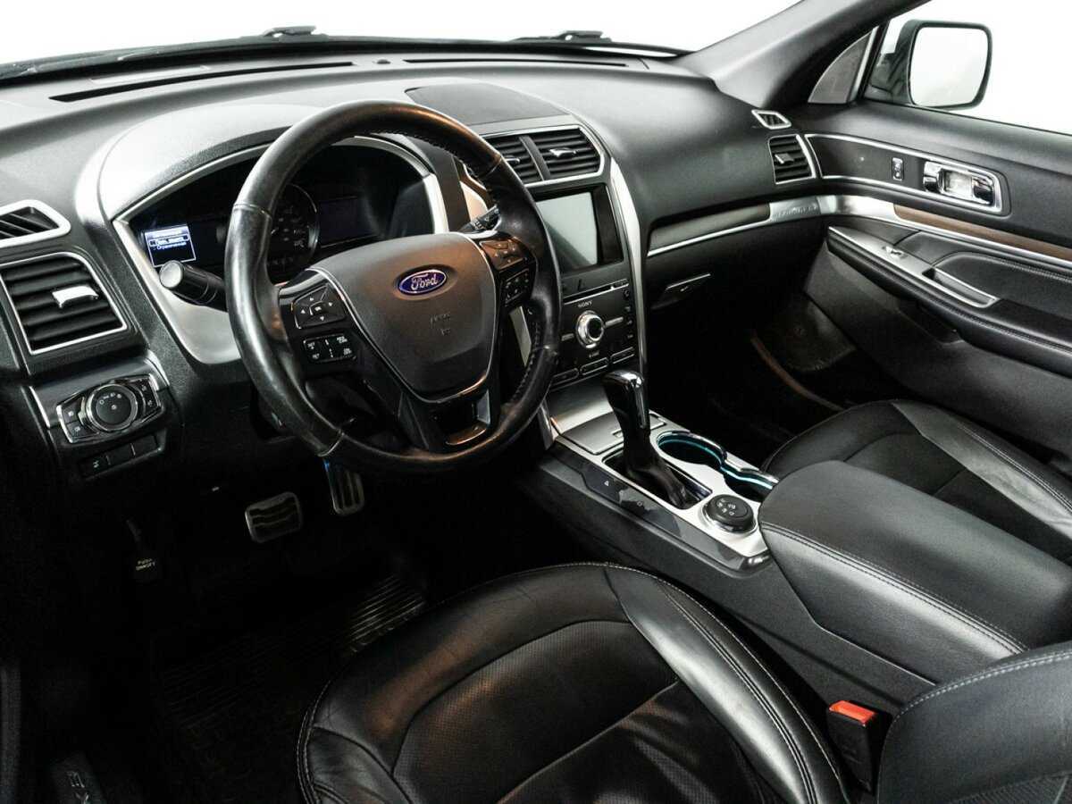 Купить Ford Explorer с пробегом. Фото: #10