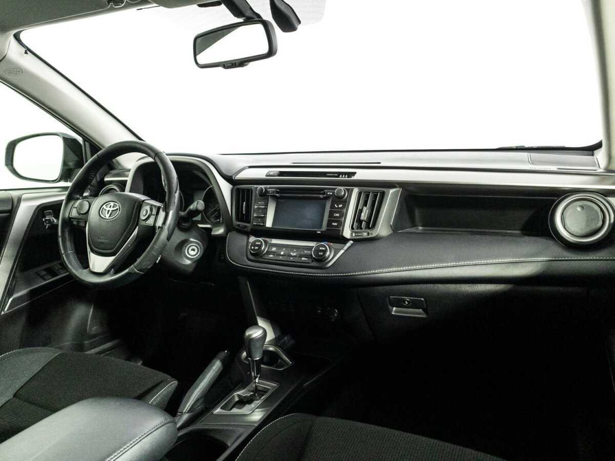 Купить Toyota RAV4 с пробегом. Фото: #8