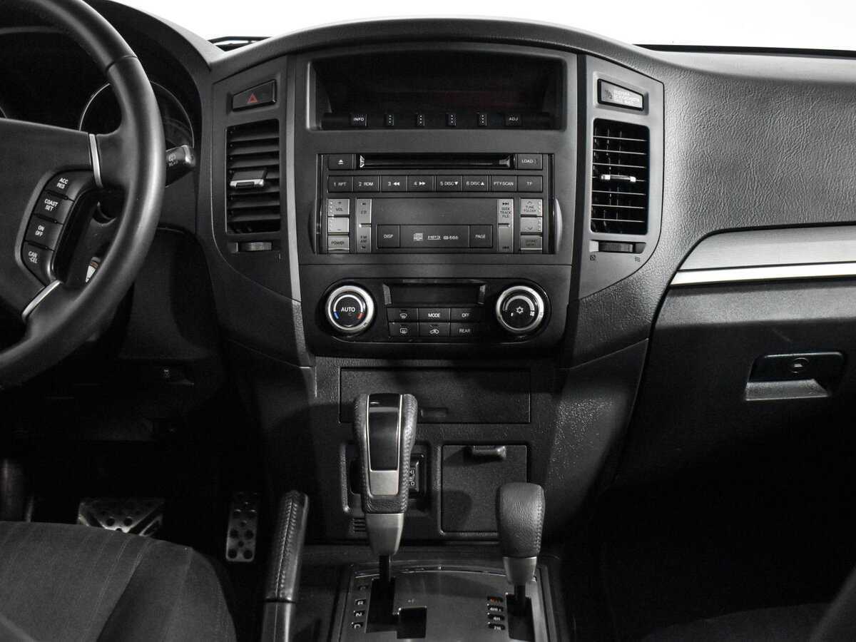 Купить Mitsubishi Pajero с пробегом. Фото: #11