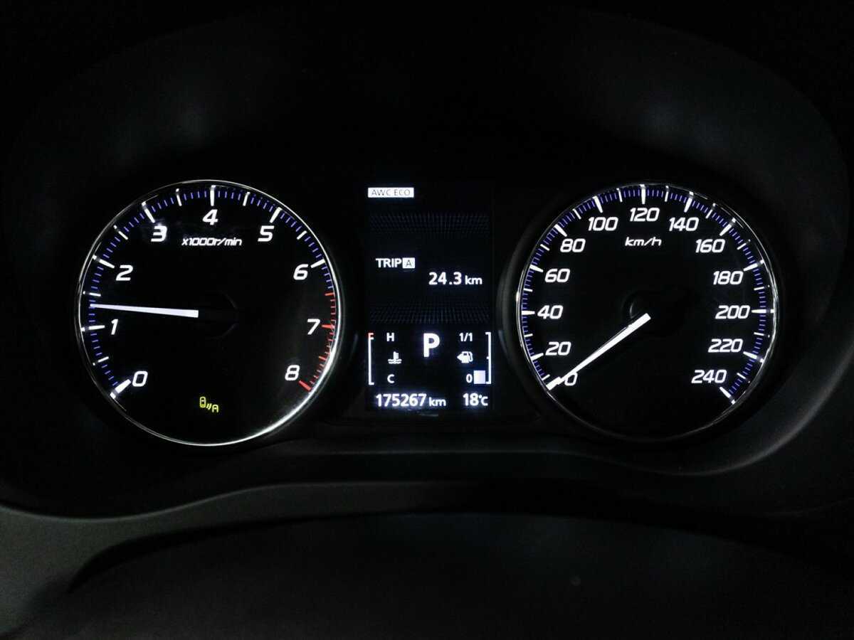 Купить Mitsubishi Outlander с пробегом. Фото: #11