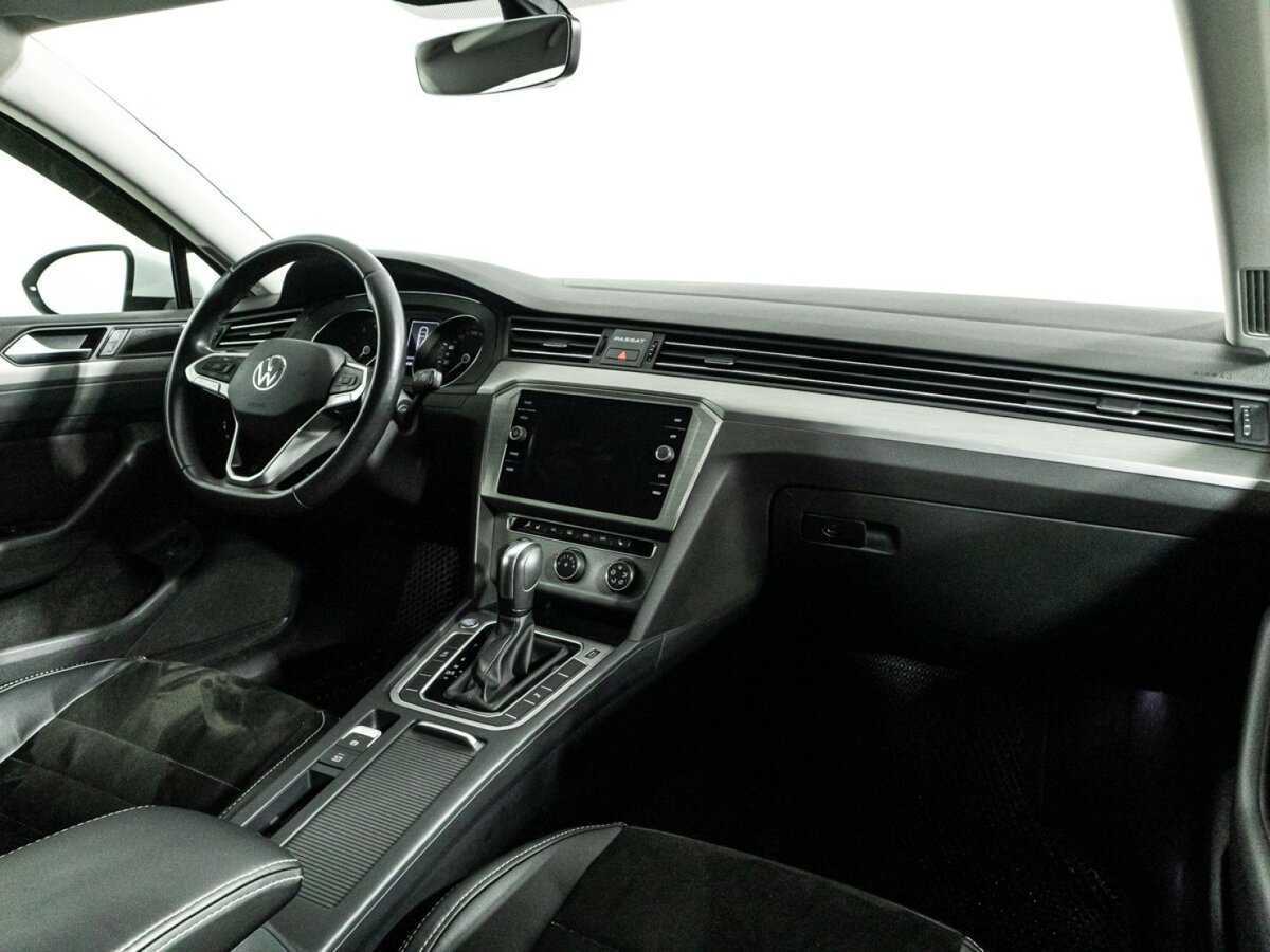 Купить Volkswagen Passat с пробегом. Фото: #8
