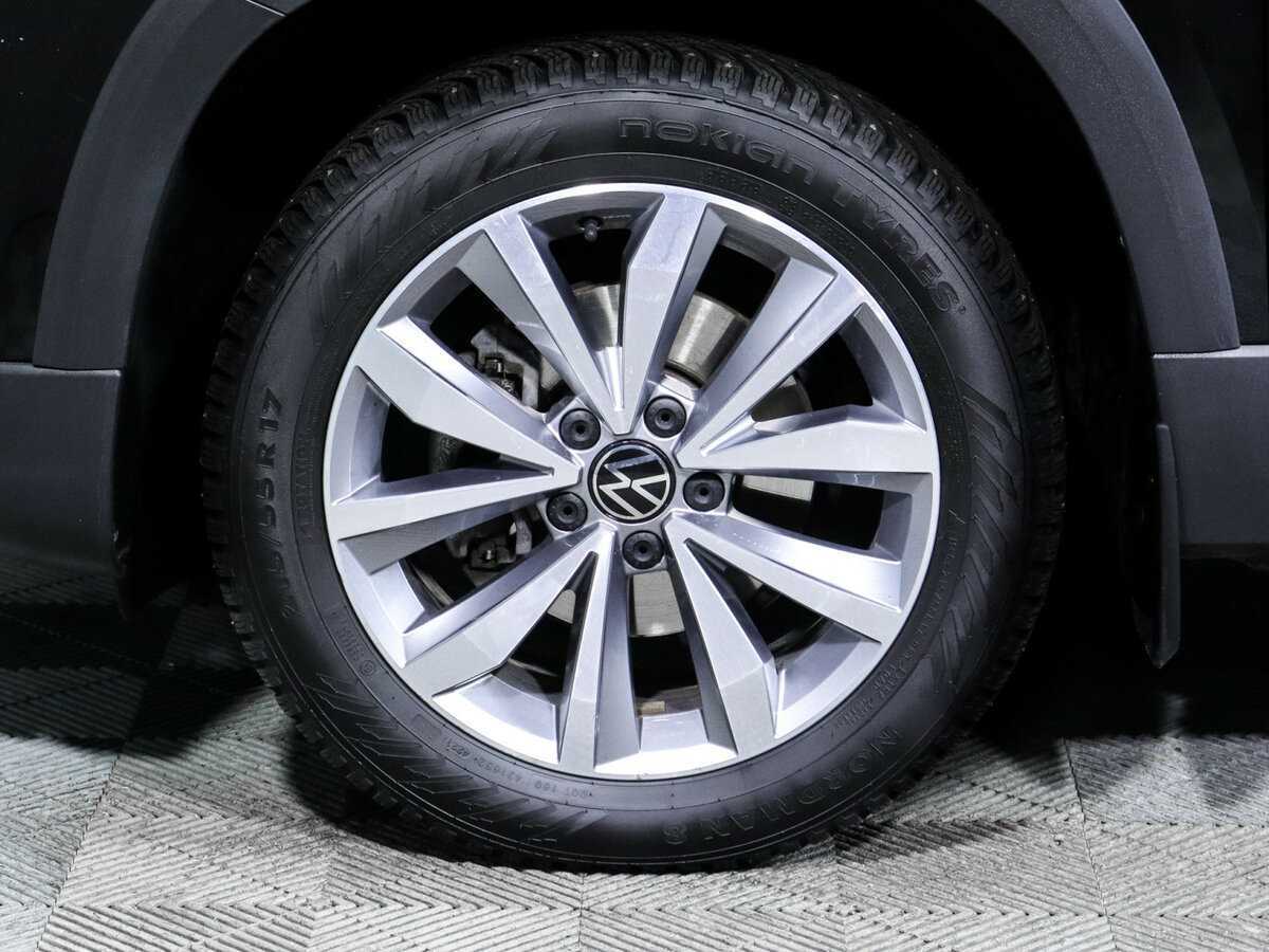 Купить Volkswagen Taos с пробегом. Фото: #11