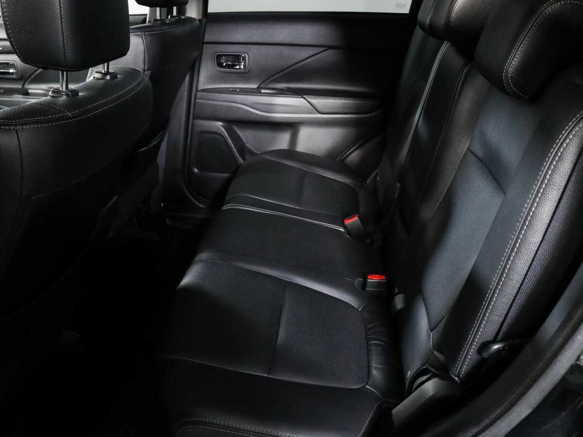 Купить Mitsubishi Outlander с пробегом. Фото: #6