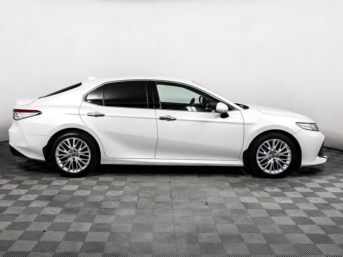 Купить Toyota Camry с пробегом. Фото: #3