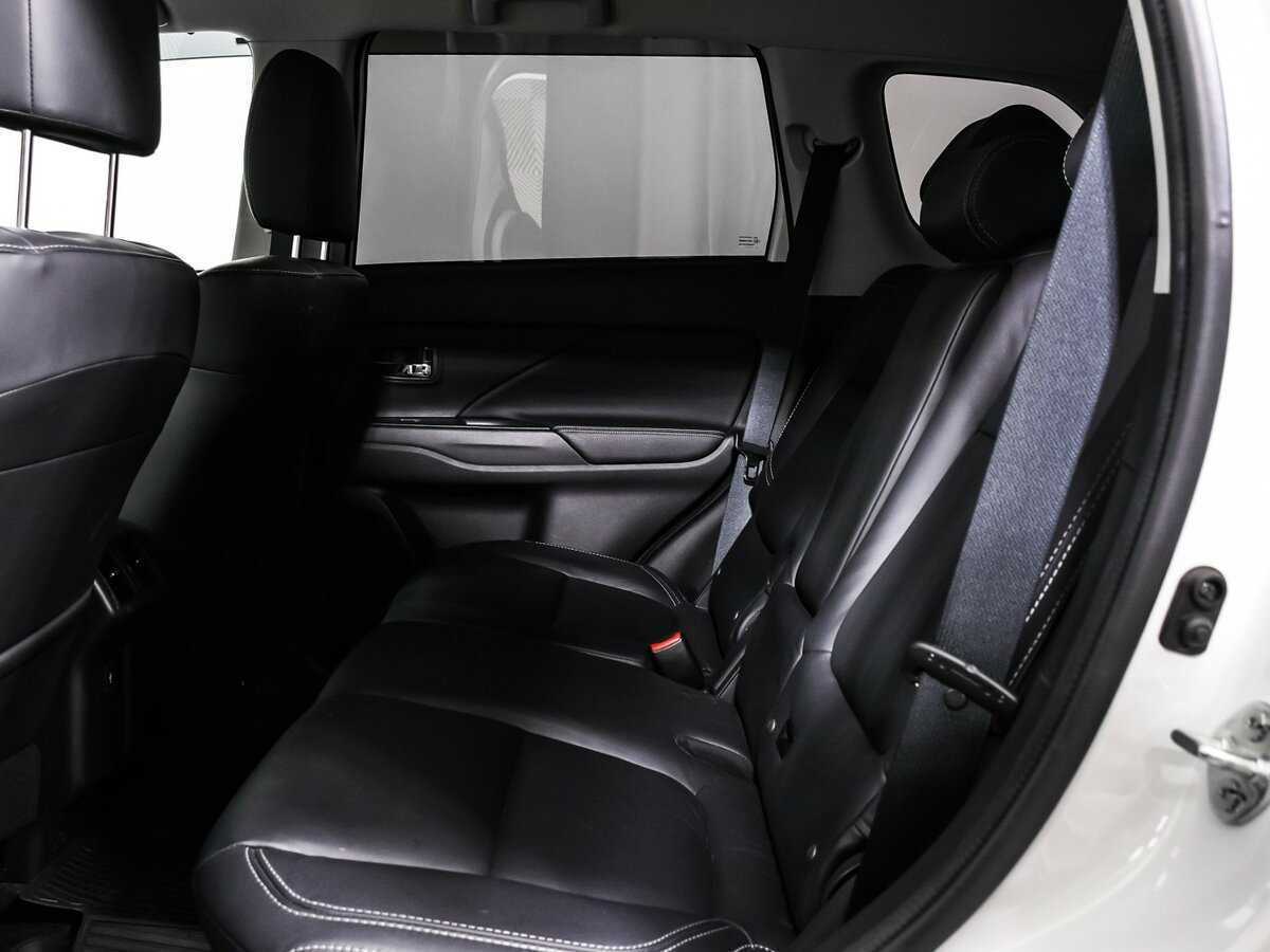 Купить Mitsubishi Outlander с пробегом. Фото: #12