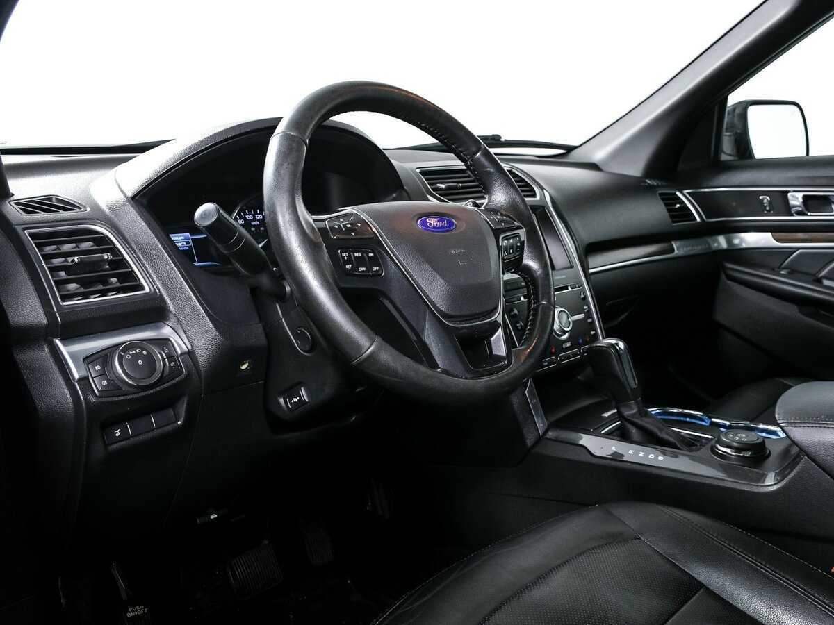 Купить Ford Explorer с пробегом. Фото: #9
