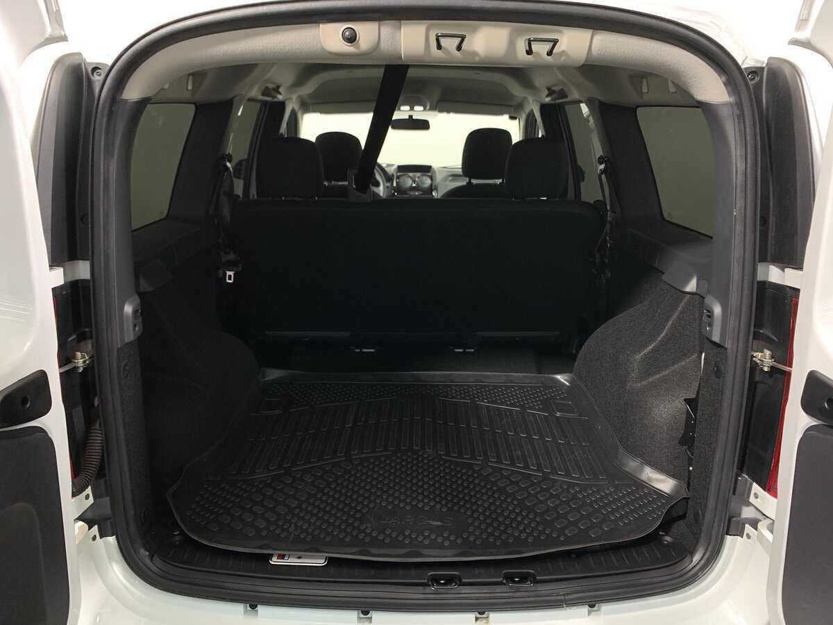 Купить Lada (ВАЗ) Largus с пробегом. Фото: #17