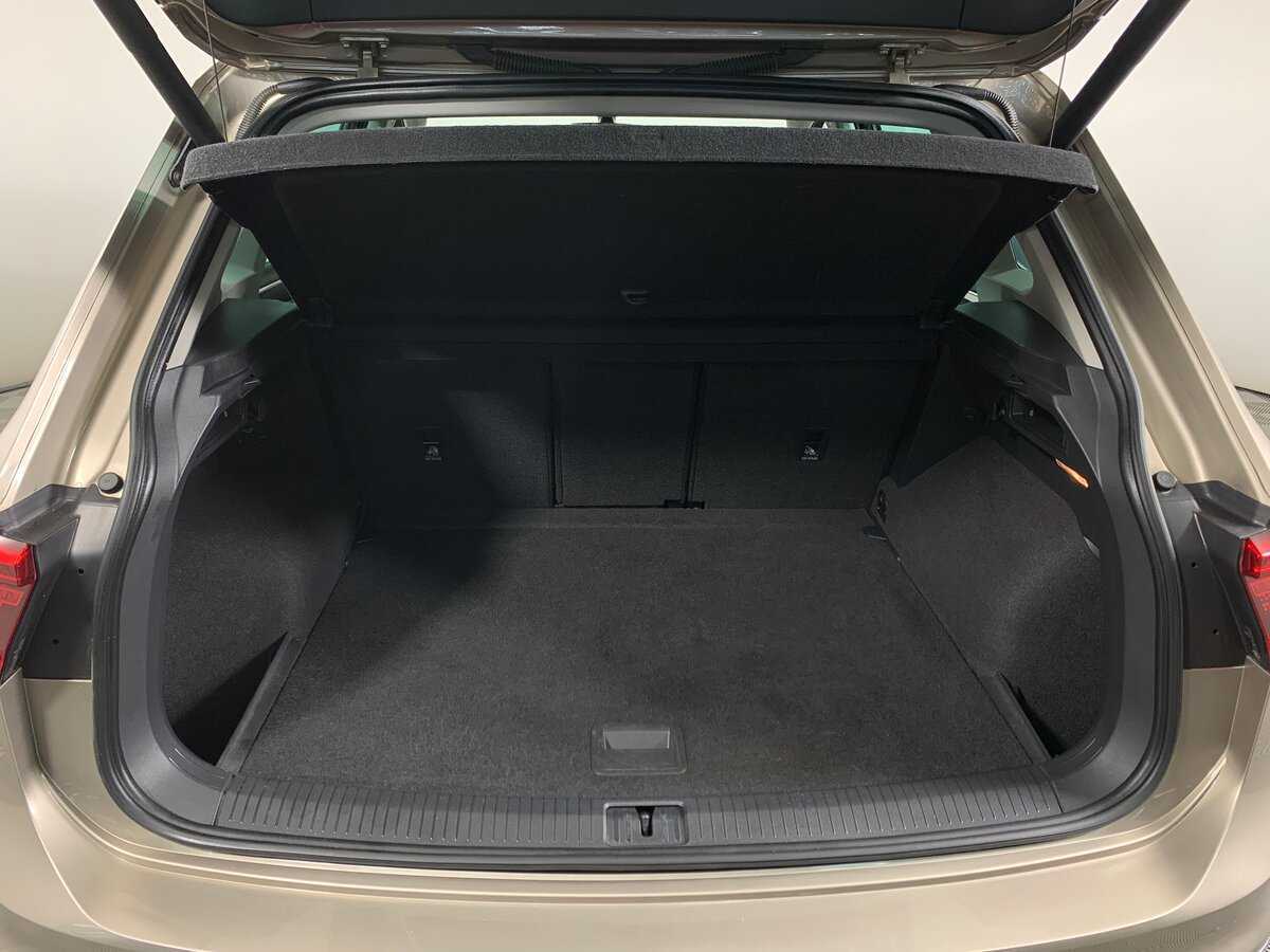 Купить Volkswagen Tiguan с пробегом. Фото: #19