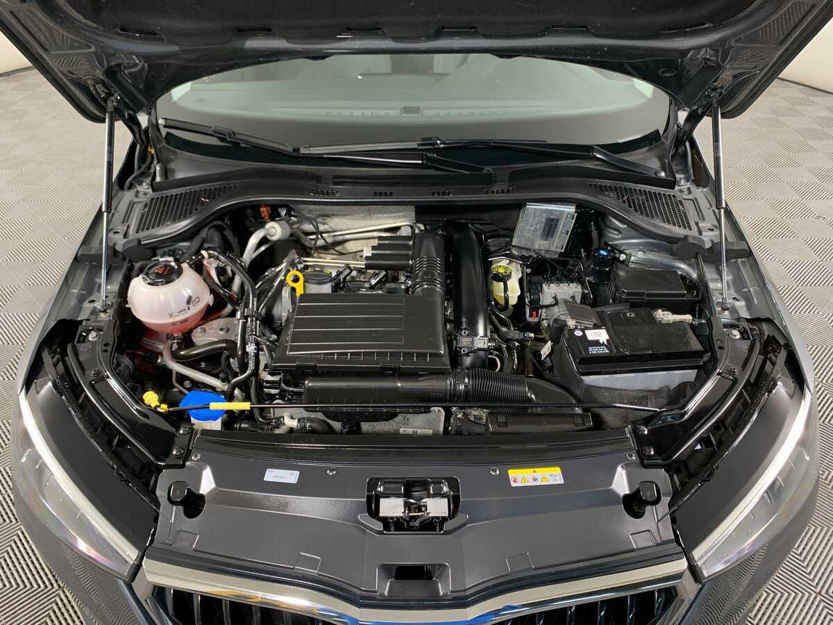 Купить Skoda Rapid с пробегом. Фото: #10