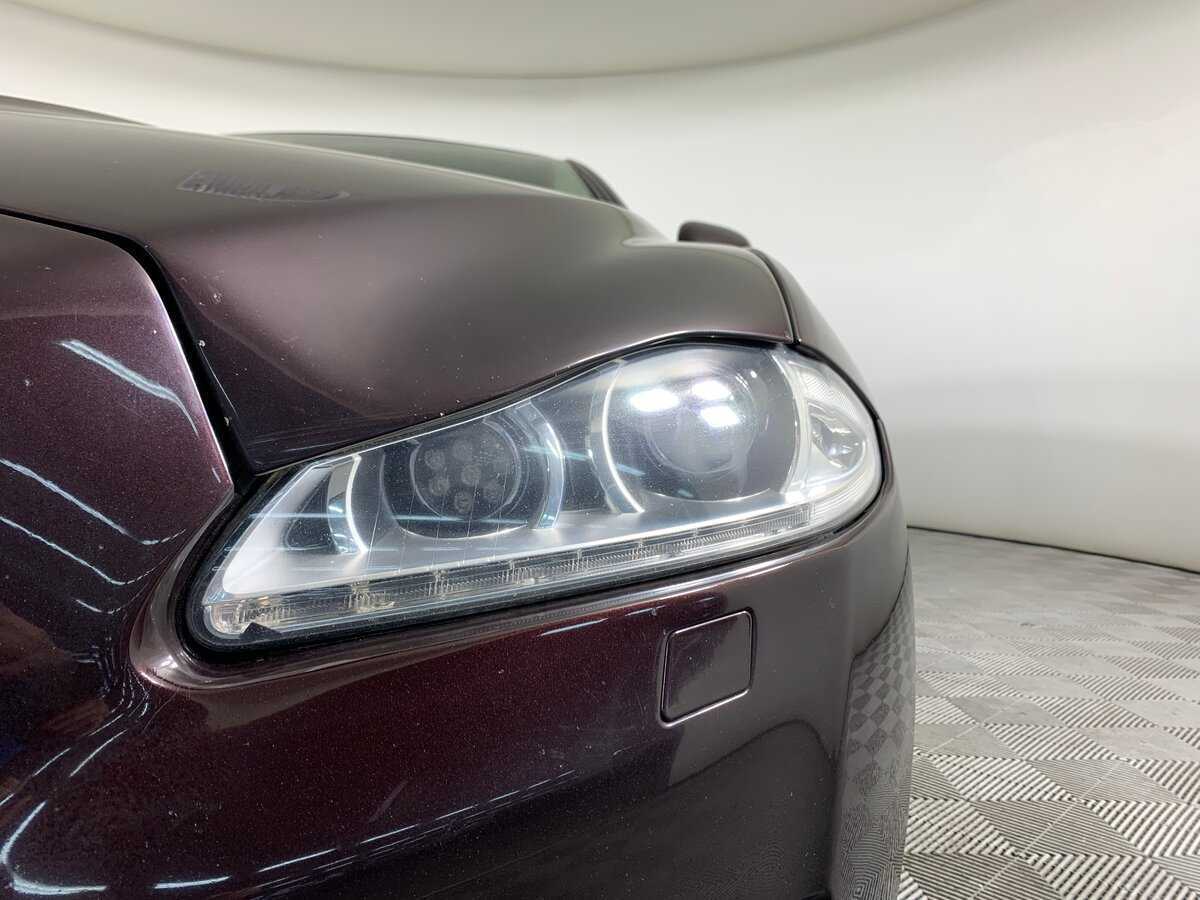 Купить Jaguar XJ с пробегом. Фото: #9